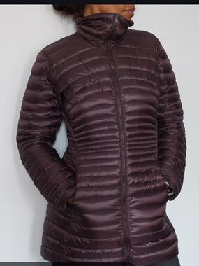 Arc’teryx Women’s Nuri Jacket Coat Size S in Crimson